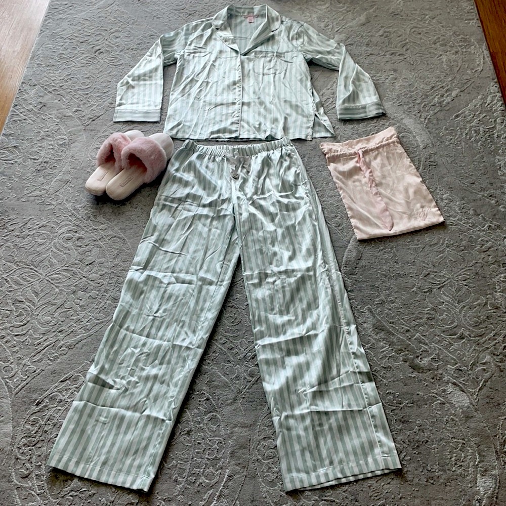 NWOT Victoria’s Secret Sleep Set